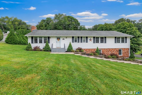 Photo of 32 Nuthatch Hill Road, Trumbull, CT 06611 (MLS # 24202265)