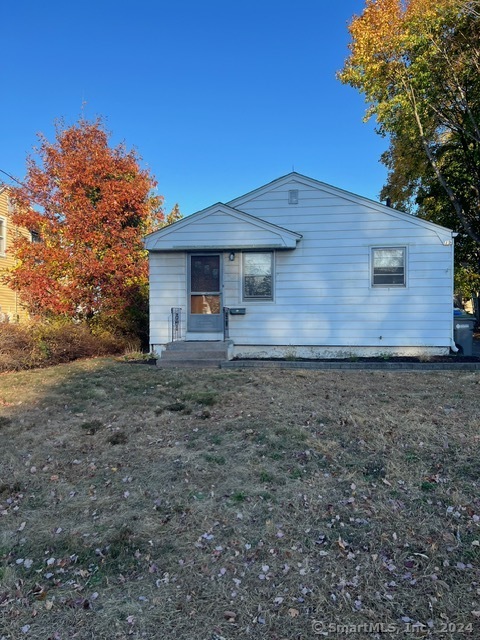 Rental Property at 19 Ann Street, Manchester, Connecticut - Bedrooms: 2 
Bathrooms: 1 
Rooms: 5  - $2,000 MO.