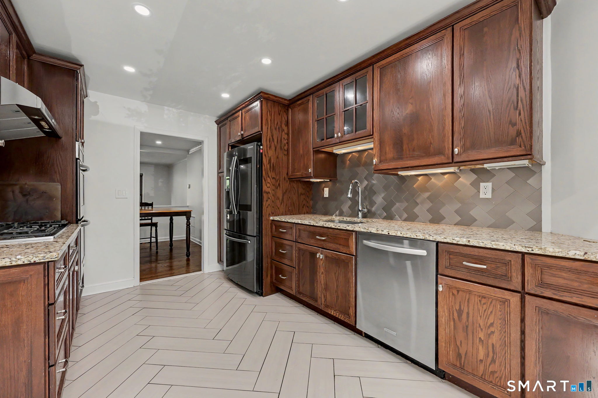 3300 Park Avenue 33