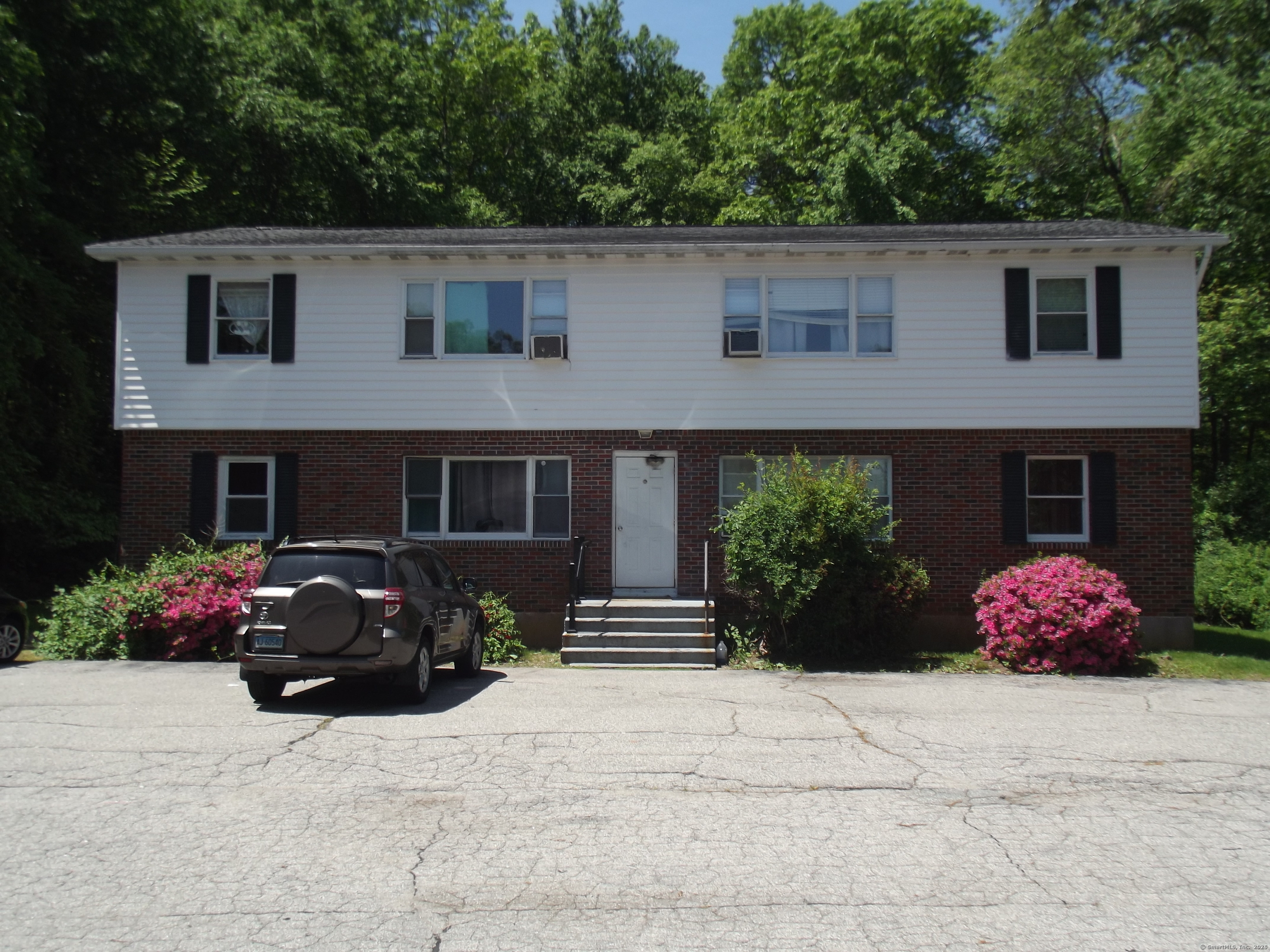 Property for Sale at Gold Star Highway 1211, Groton, Connecticut - Bedrooms: 2 
Bathrooms: 1 
Rooms: 4  - $179,900