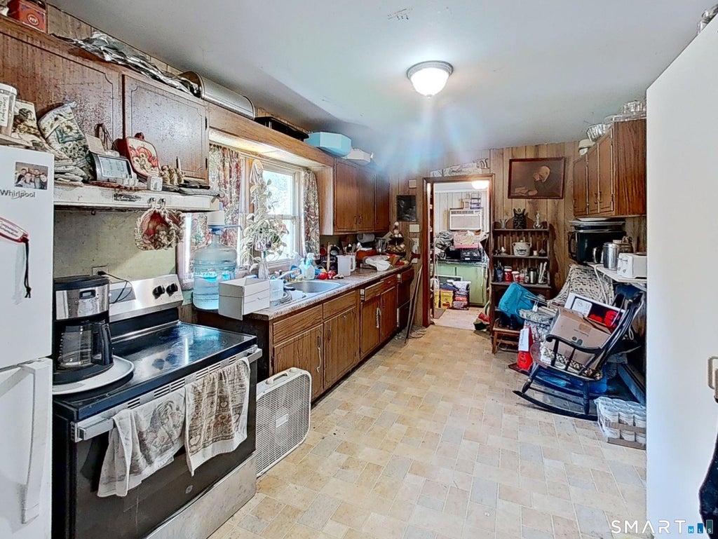 Photo of 737 Litchfield Turnpike, New Hartford, CT 06057 (MLS # 24204679)