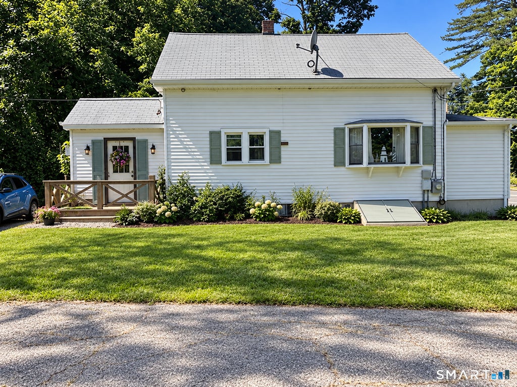 Photo of 737 Litchfield Turnpike, New Hartford, CT 06057 (MLS # 24204679)