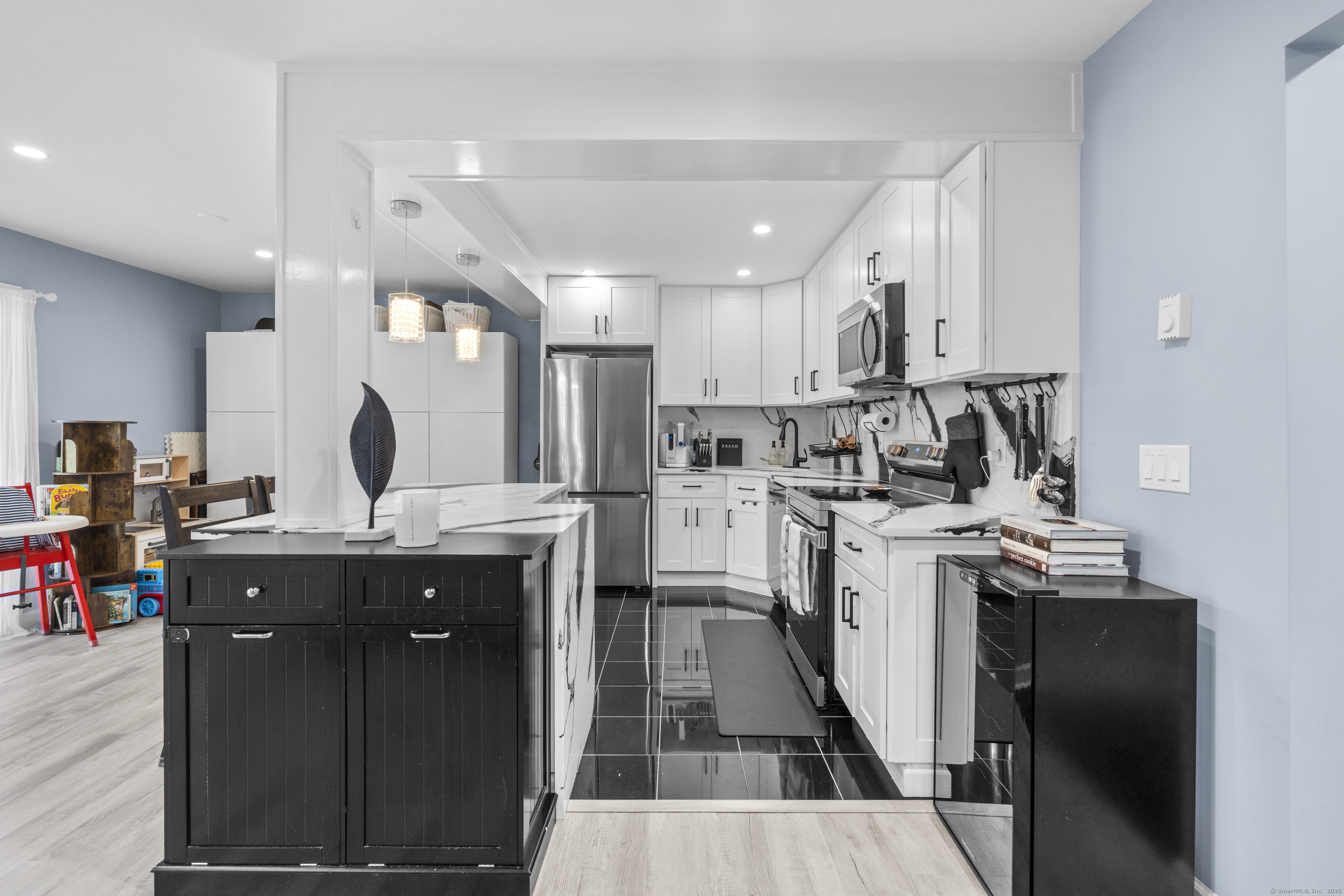 187 Flax Hill Road #APT D1, Norwalk, Connecticut image 9