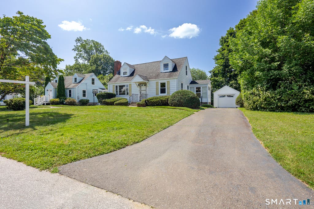 Photo of 41 Stillson Place, Fairfield, CT 06824 (MLS # 24191813)
