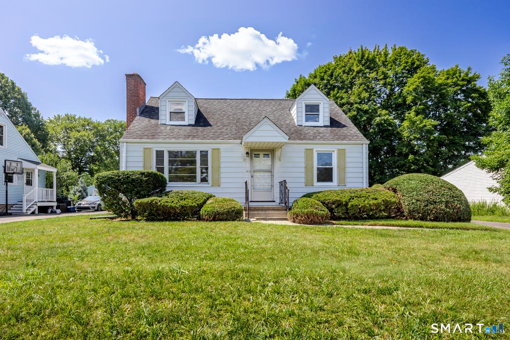 Photo of 41 Stillson Place, Fairfield, CT 06824 (MLS # 24191813)