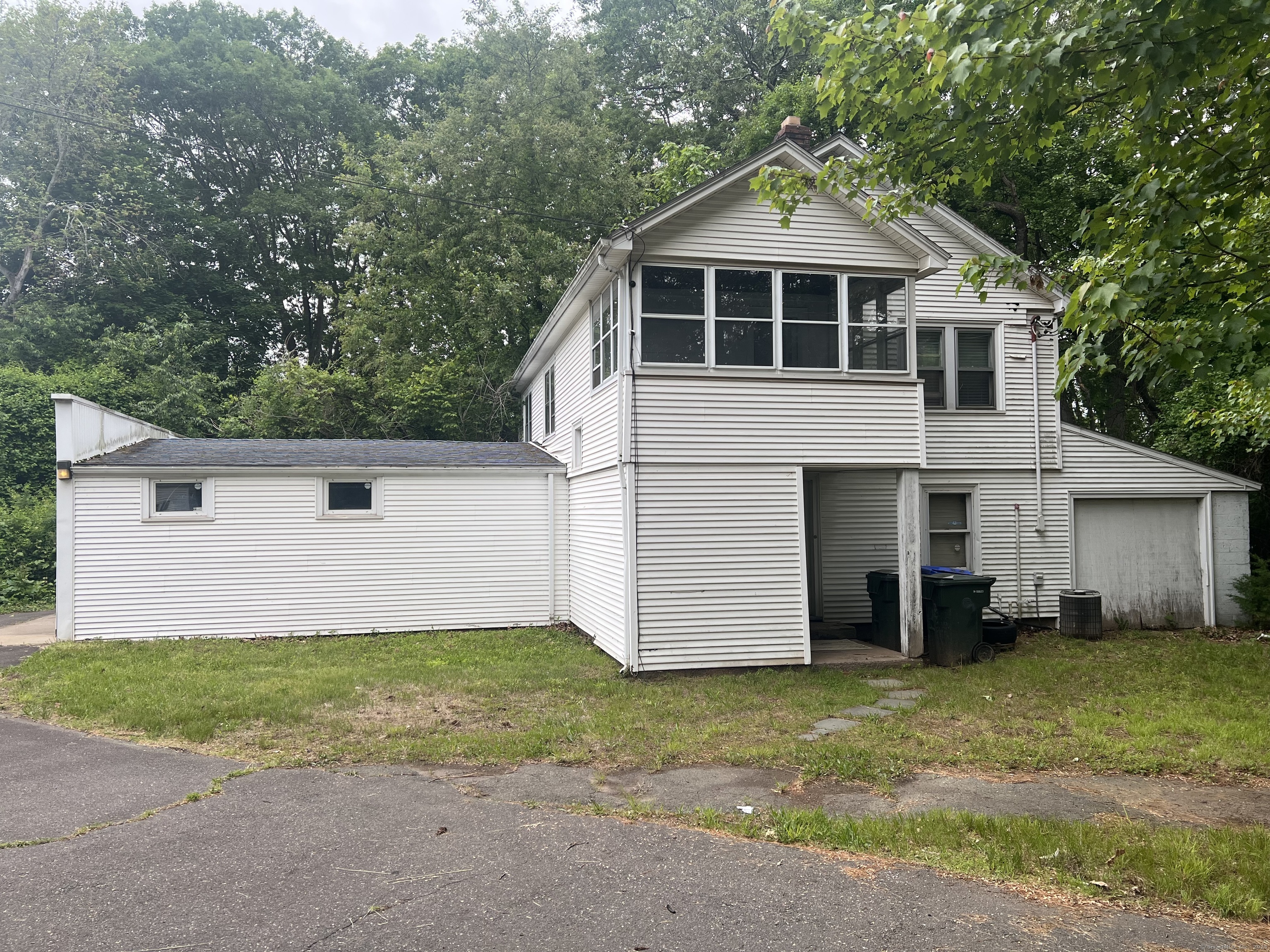 4 Great Hill Road