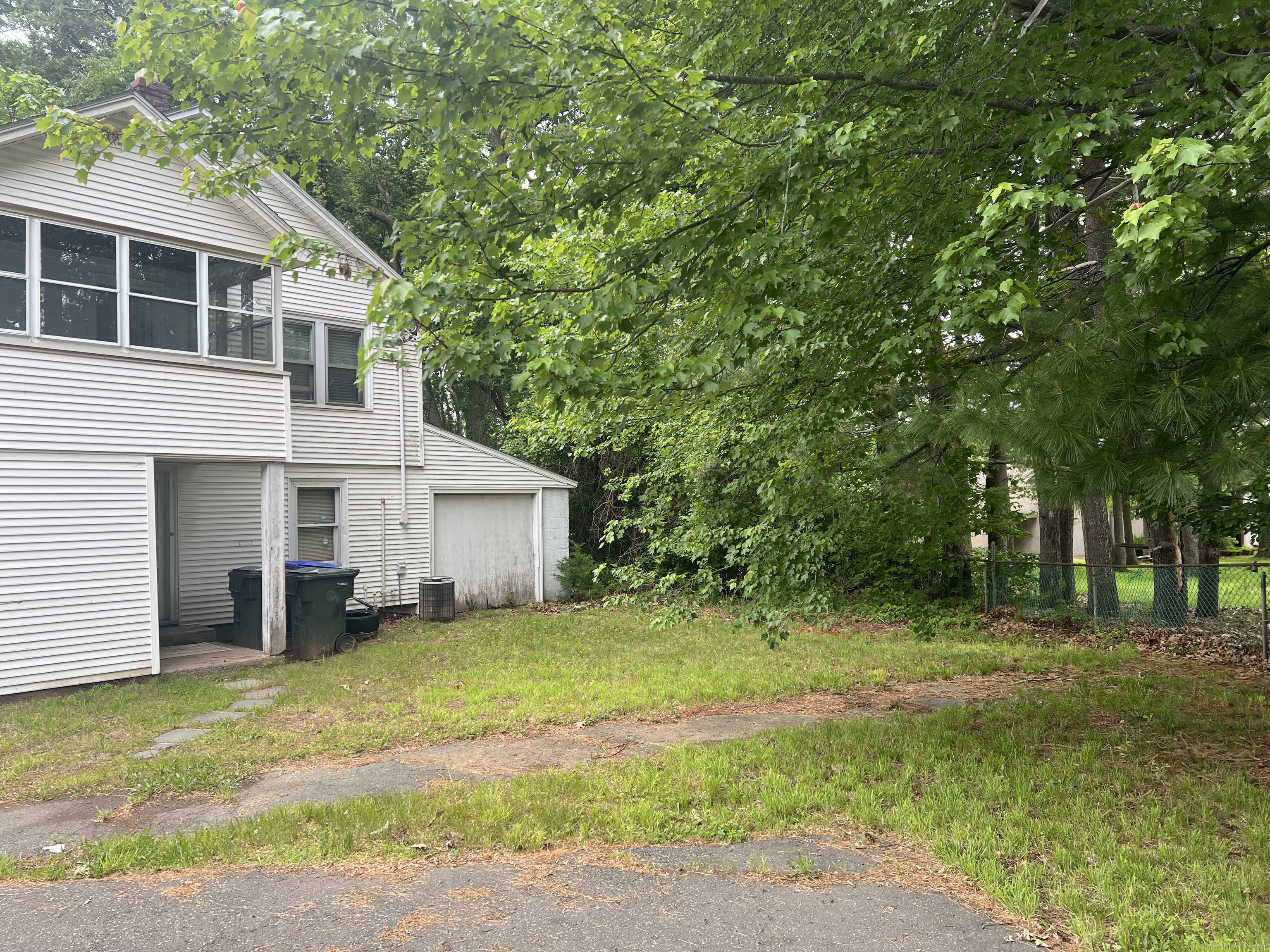 4 Great Hill Road