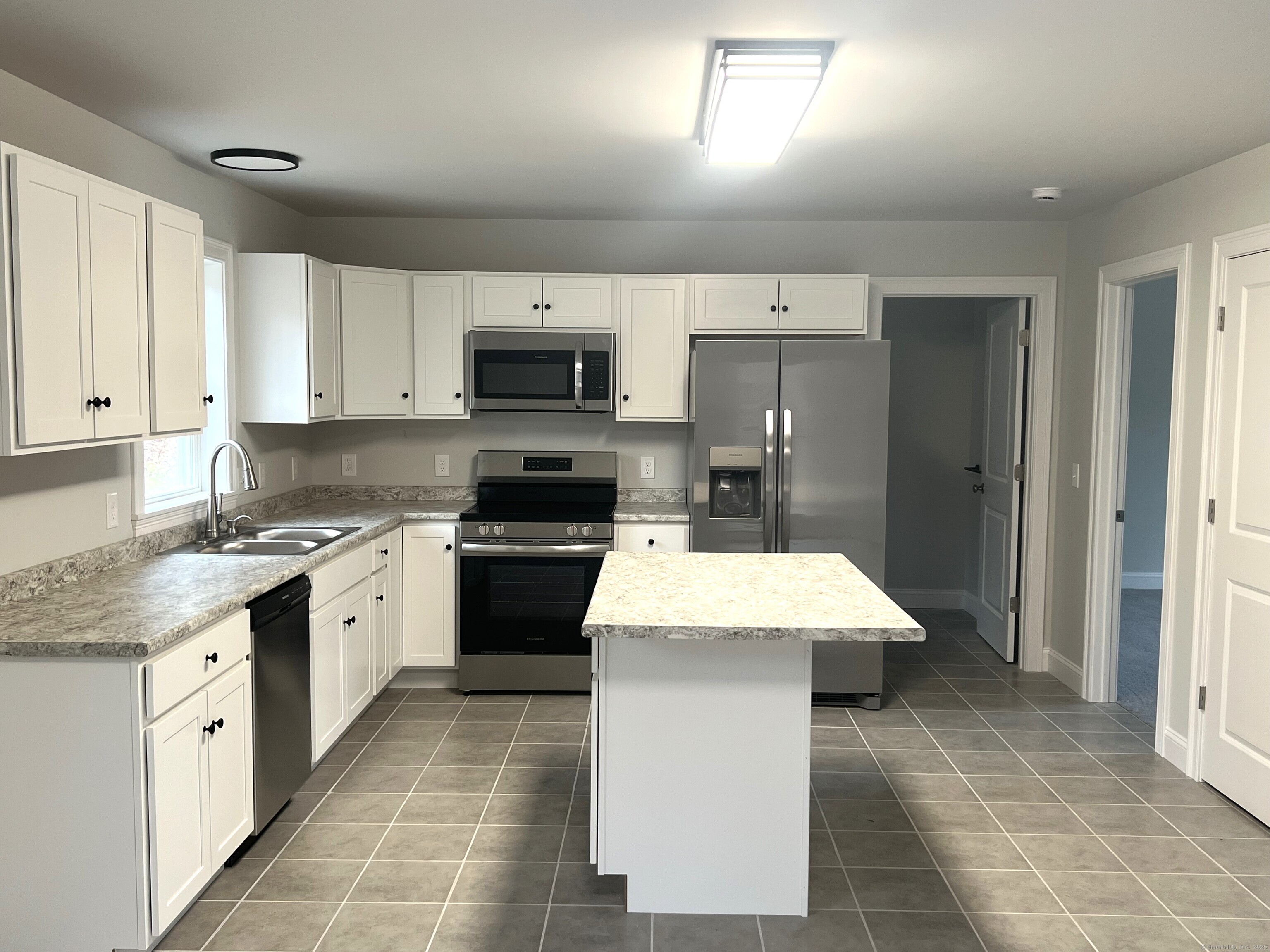 1221 N Pleasant Valley Road, Groton, Connecticut image 5