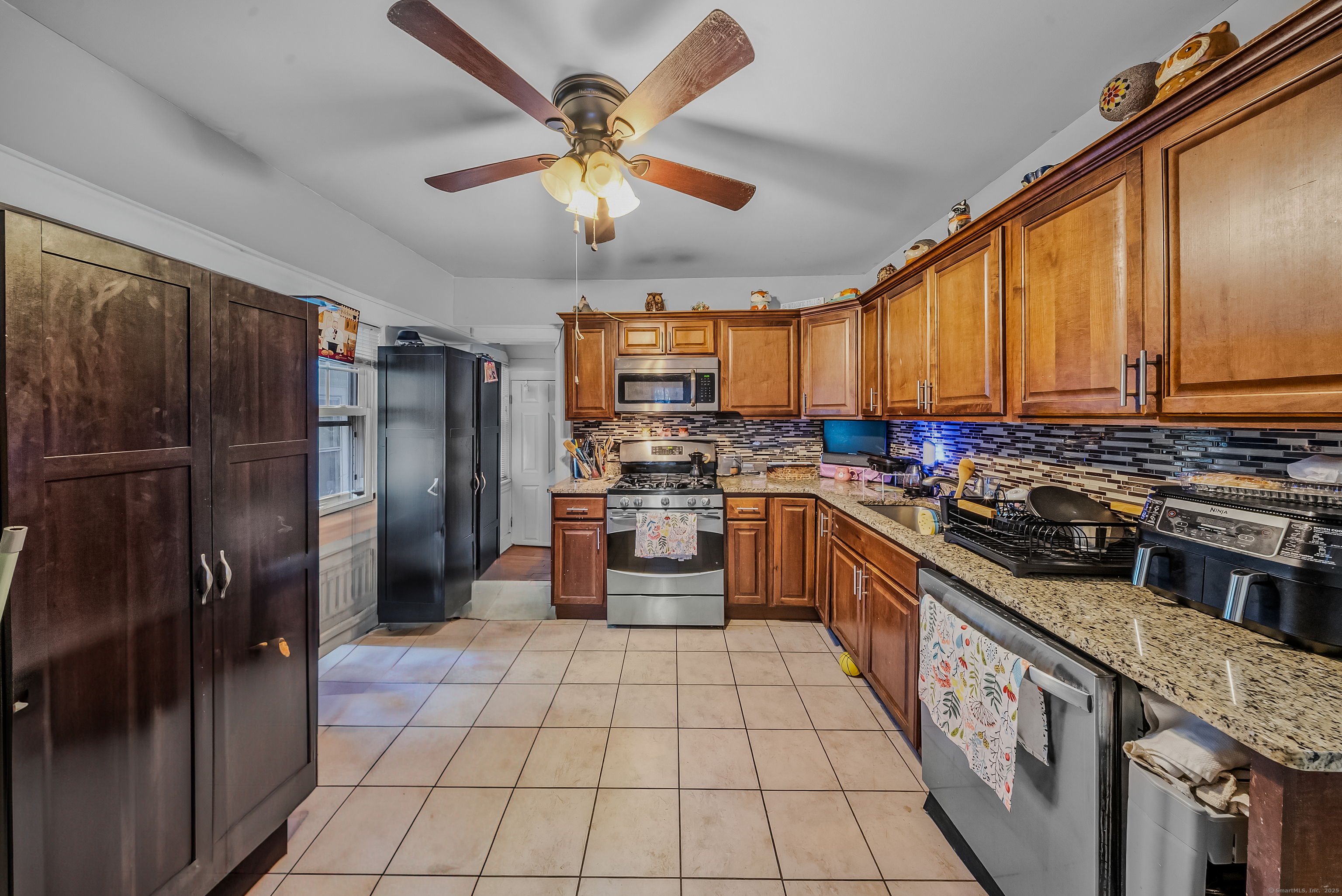200 Jewett Avenue, Bridgeport, Connecticut image 4