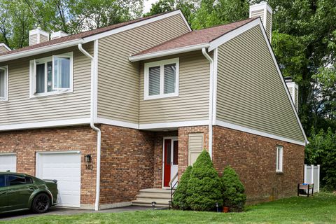 140 Hunter Drive 140 Newington CT 06107