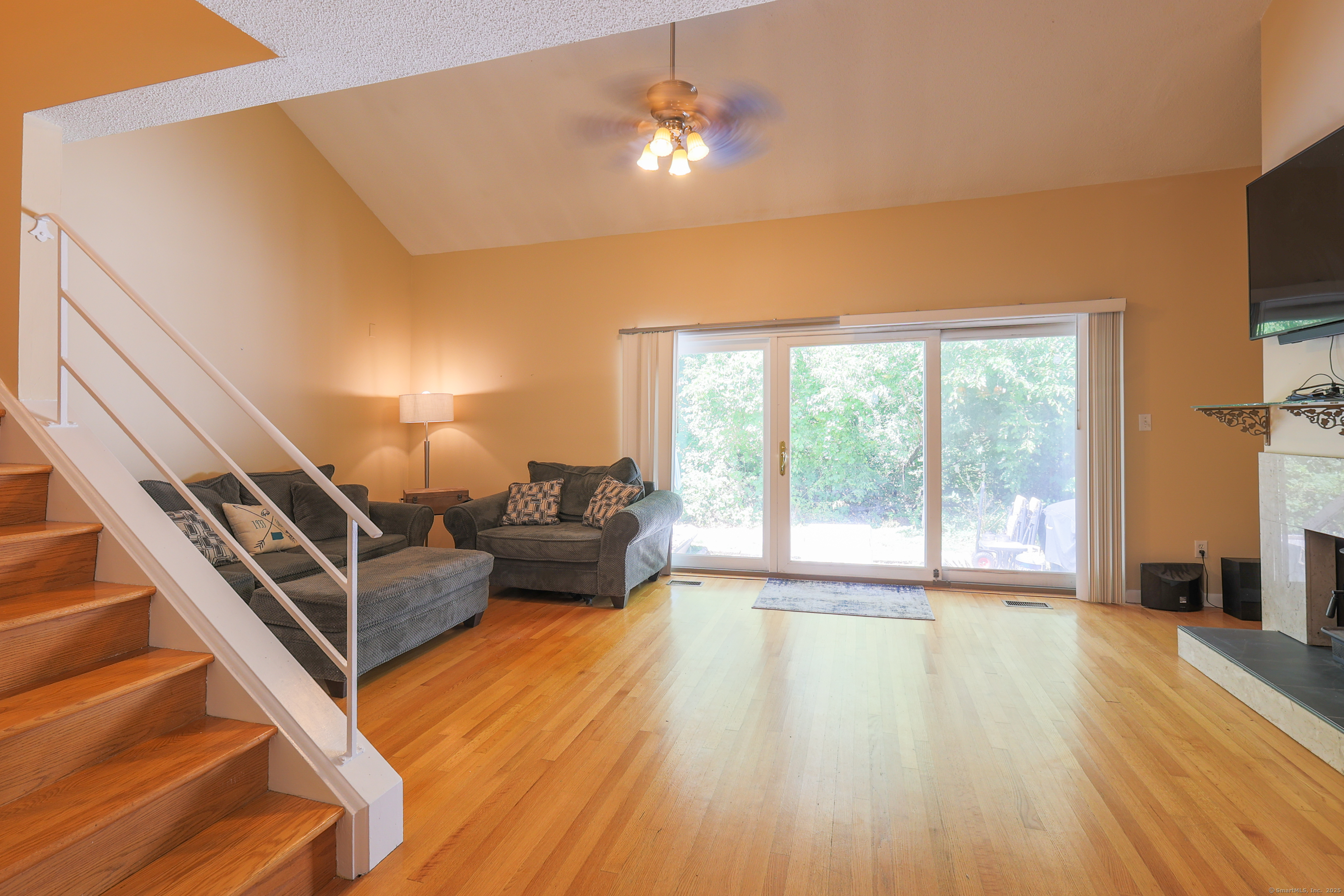 140 Hunter Drive 140