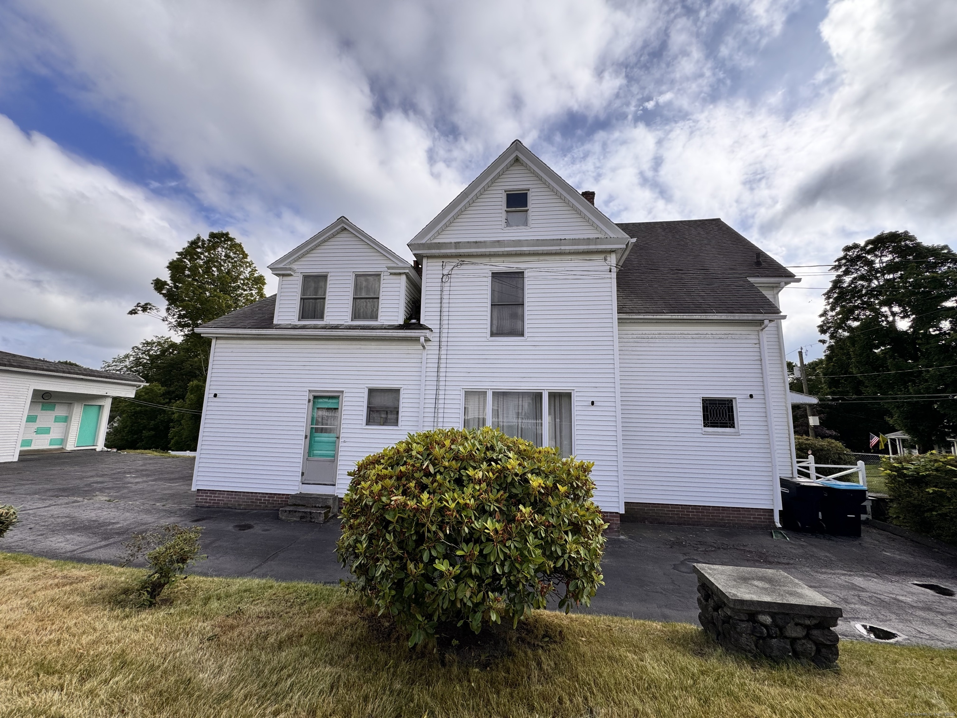 16 Center Street
