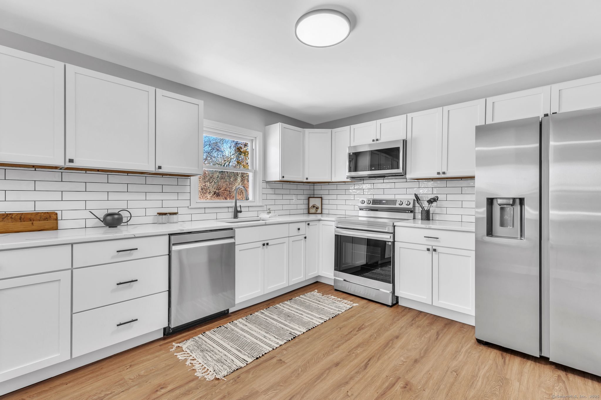 215 N Grand Street, Suffield, Connecticut image 12