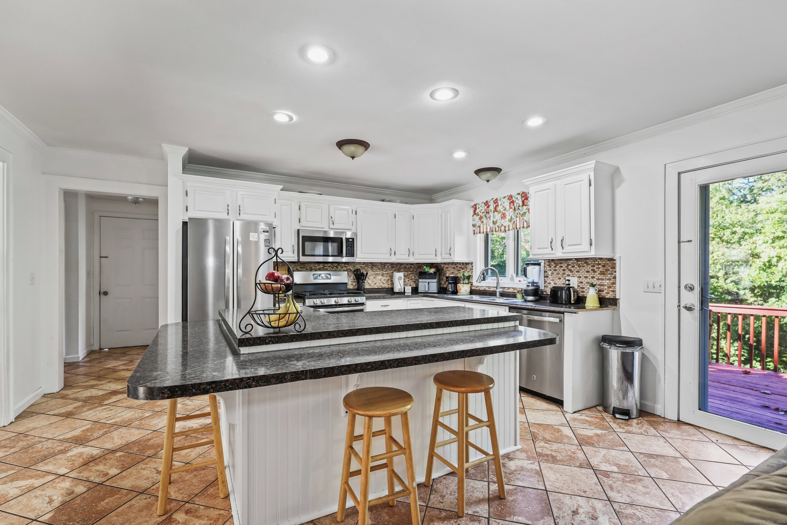 77 South Colman Road