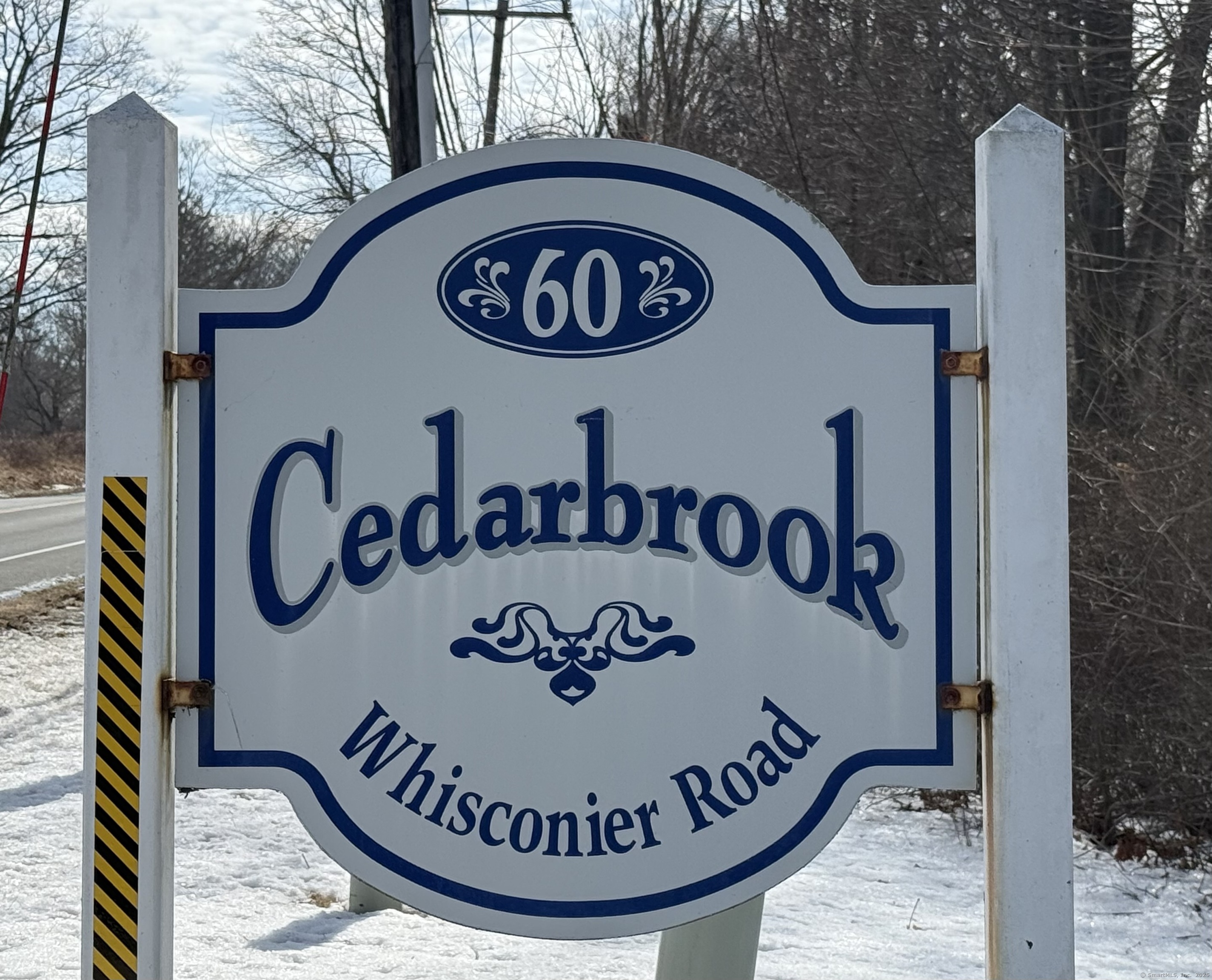 Cedarbrook, Townhouse 23, Brookfield, Connecticut - 2 Bedrooms  
2 Bathrooms  
4 Rooms - 