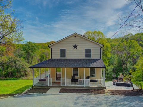 1026 Route 171 Woodstock CT 06281