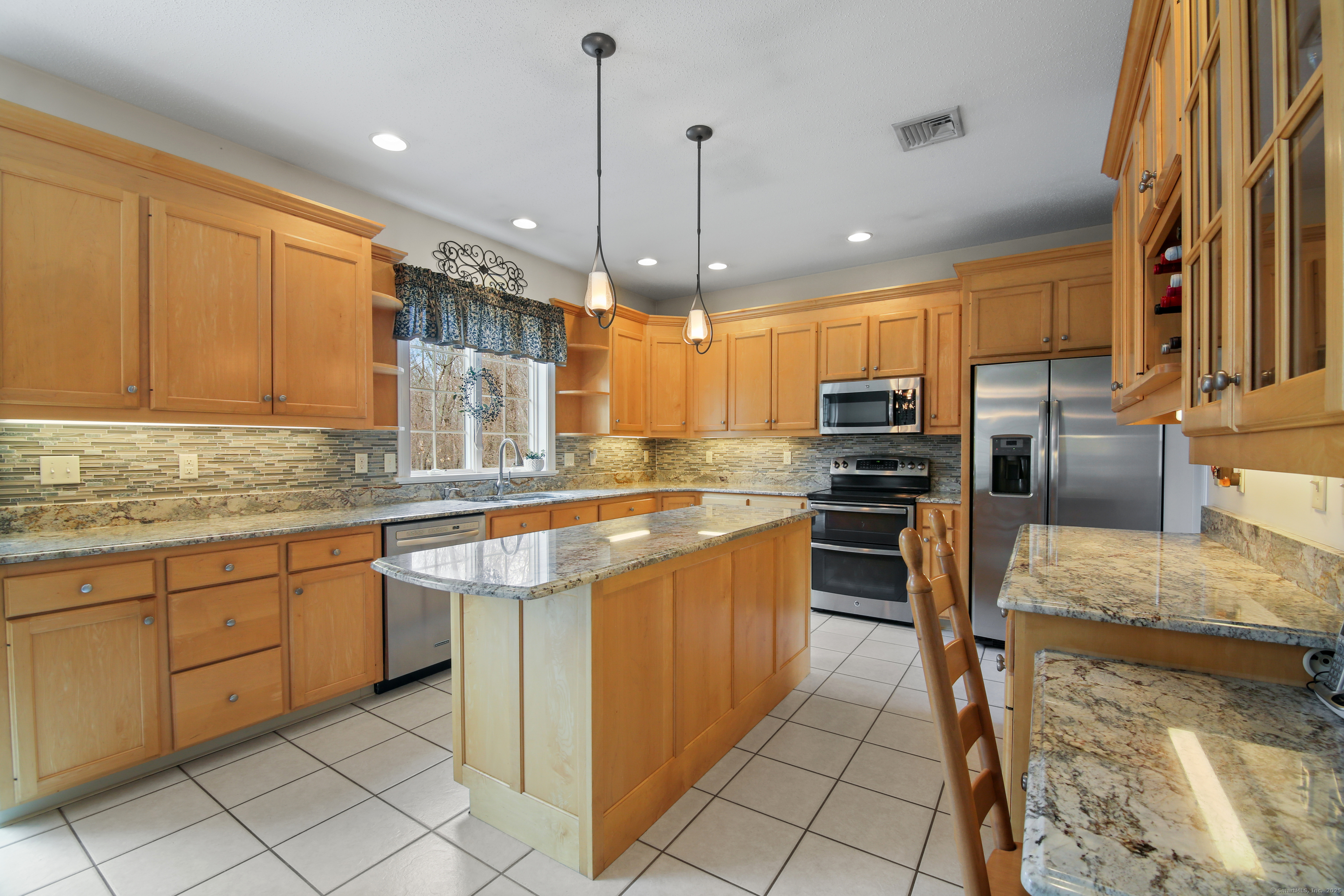 22 Cortland Drive, Tolland, Connecticut image 5