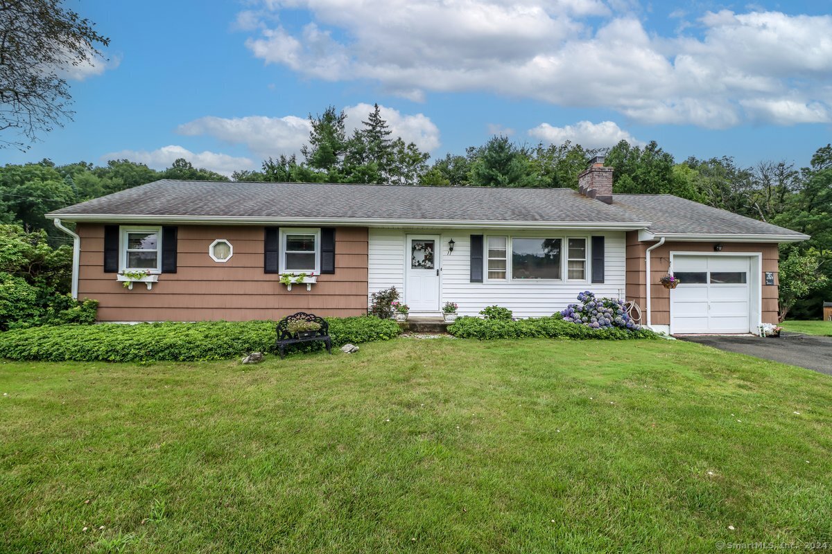 Property for Sale at 11 Dana Road, Danbury, Connecticut - Bedrooms: 3 
Bathrooms: 2 
Rooms: 7  - $391,990