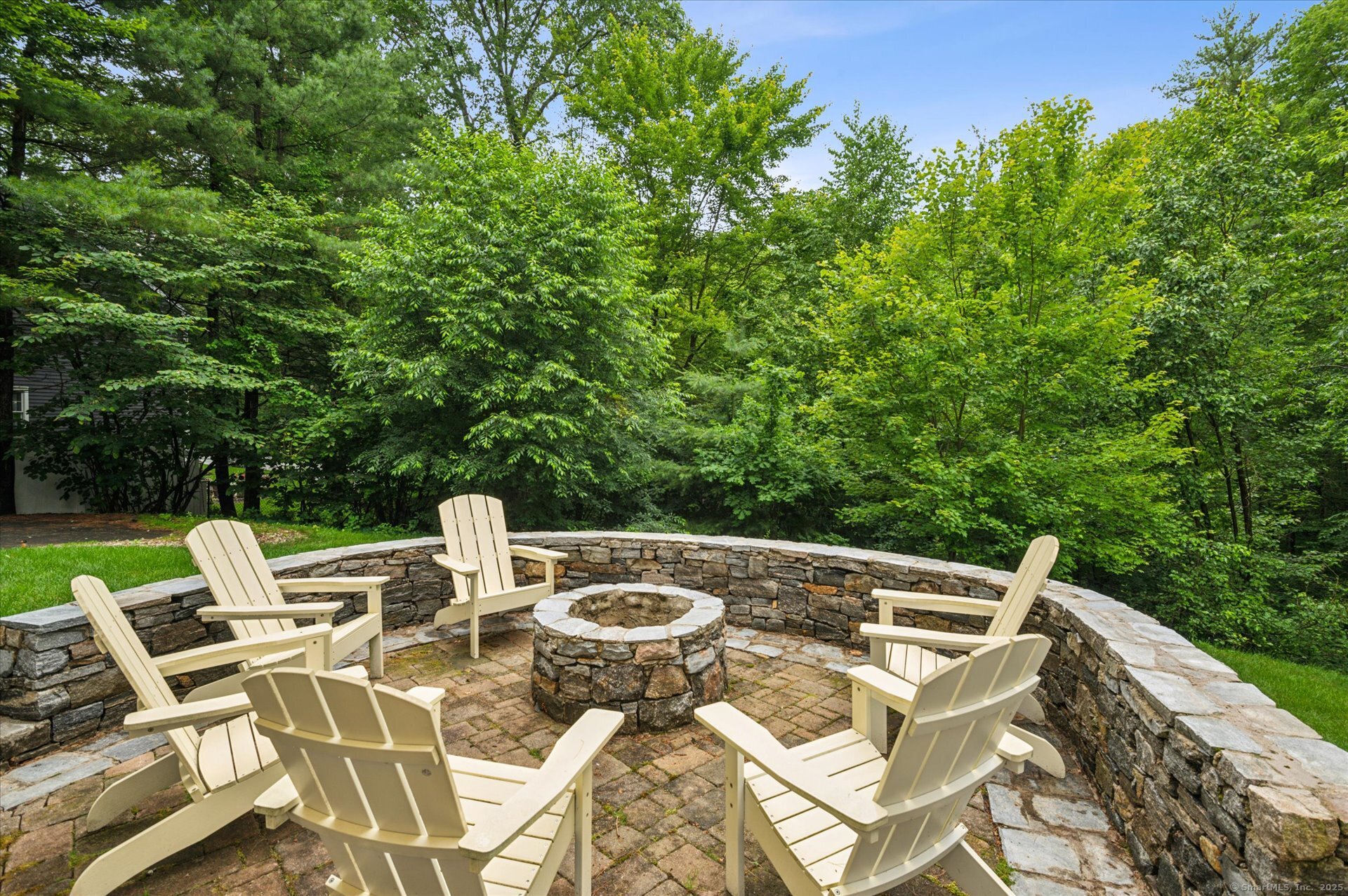 Avon, Connecticut 06001, United States, 5 Bedrooms Bedrooms, ,6 BathroomsBathrooms,Residential,Active,155691