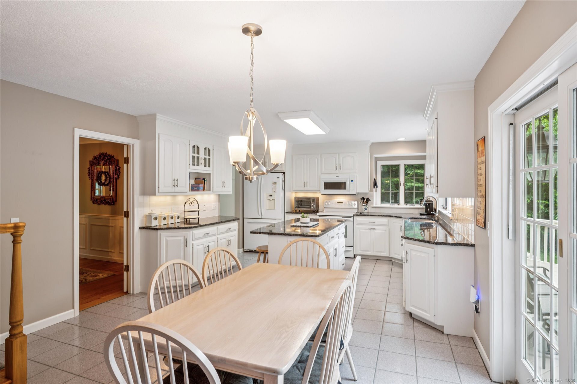 Avon, Connecticut 06001, United States, 5 Bedrooms Bedrooms, ,6 BathroomsBathrooms,Residential,Active,155691