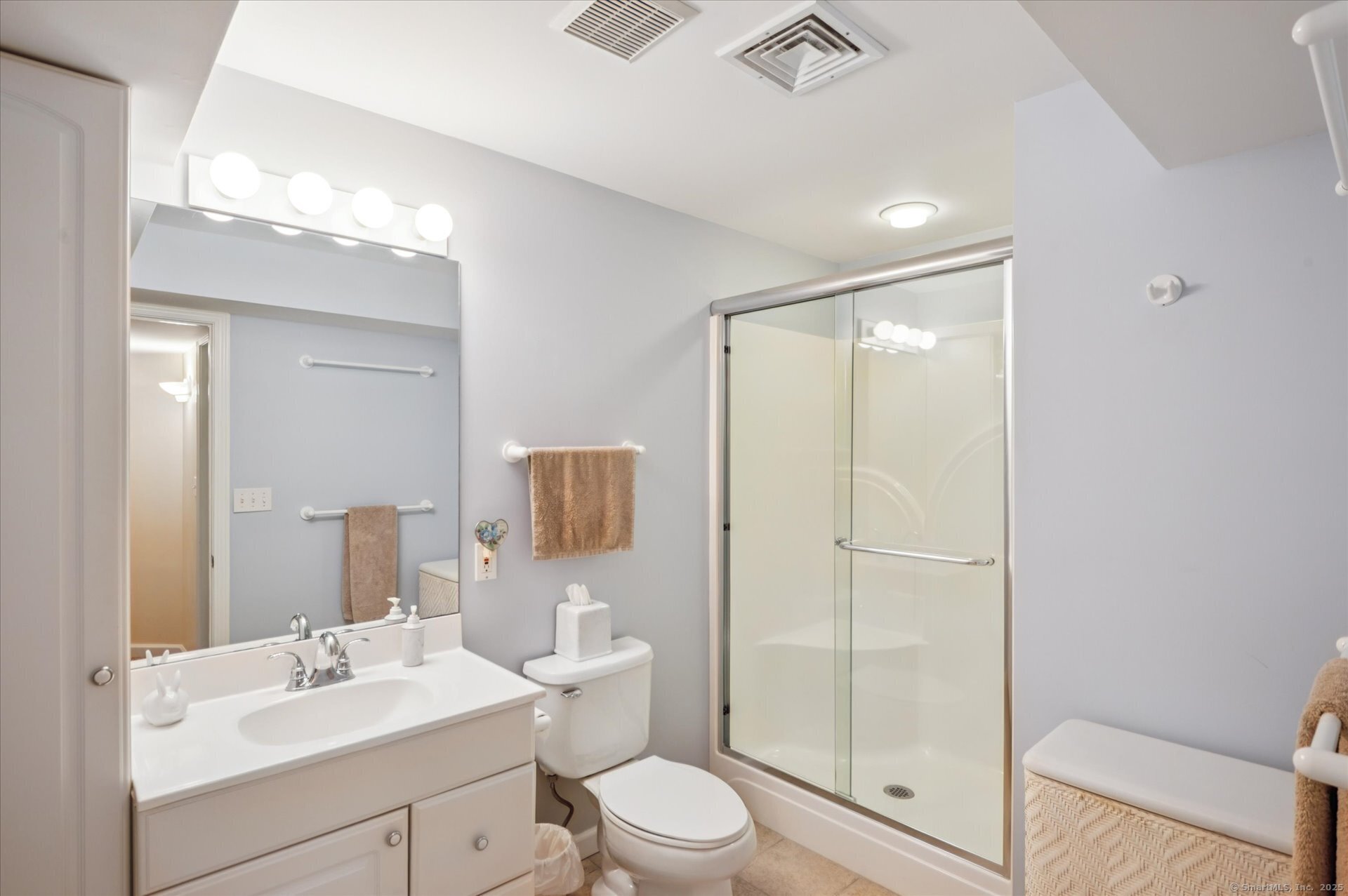 Avon, Connecticut 06001, United States, 5 Bedrooms Bedrooms, ,6 BathroomsBathrooms,Residential,Active,155691