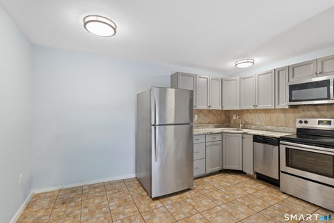 Tiny photo for 104 Oakwood Avenue #B7, West Hartford, CT 06119 (MLS # 24202922)