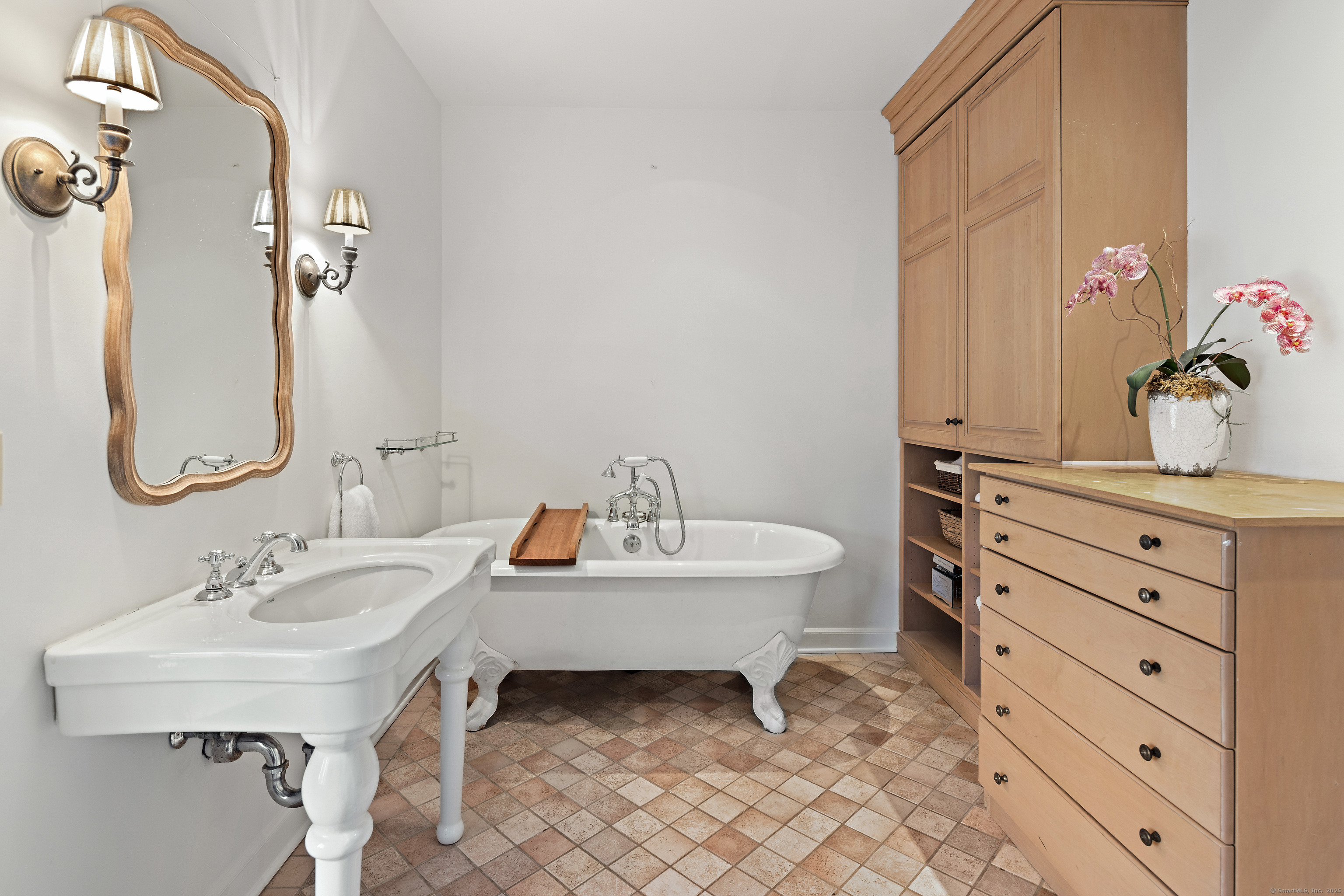 1052 Oenoke Ridge, New Canaan, Connecticut image 16