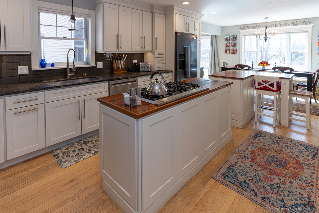 8 Acorn Drive, Old Saybrook, Connecticut image 2