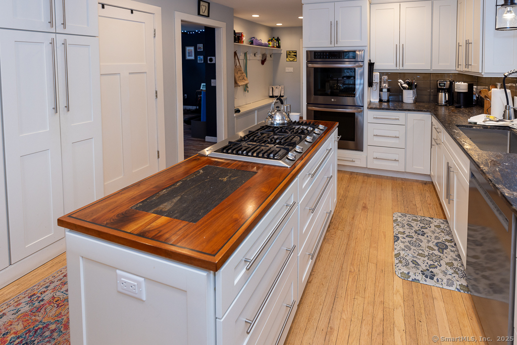 8 Acorn Drive, Old Saybrook, Connecticut image 6