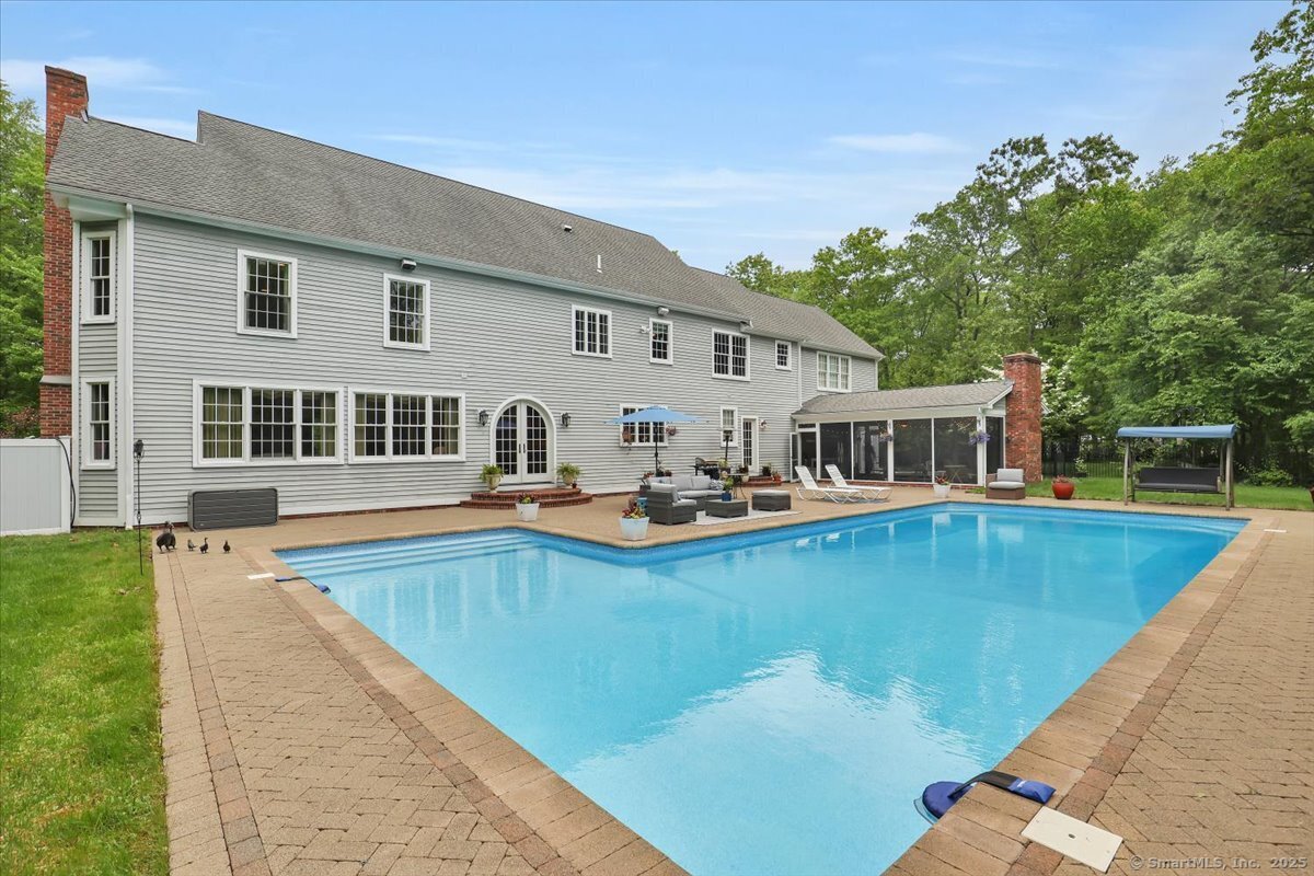 15 Surrey Ridge Road