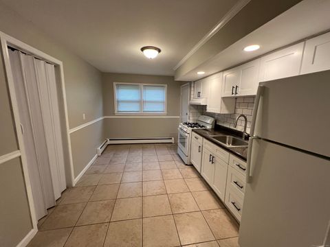 Tiny photo for 36 Oak Ridge Drive #APT 17, New Haven, CT 06513 (MLS # 24133318)