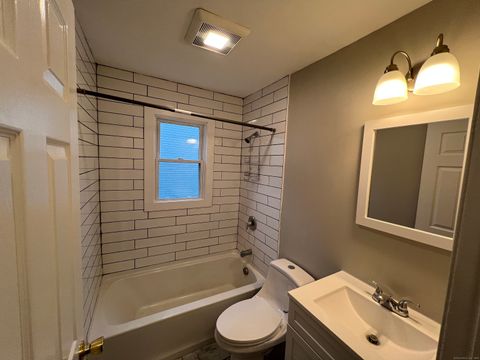 Tiny photo for 36 Oak Ridge Drive #APT 17, New Haven, CT 06513 (MLS # 24133318)