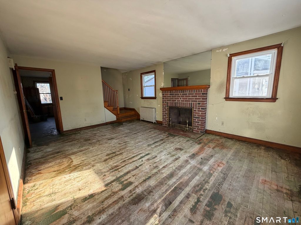 Photo of 85 Ledyard Street, New London, CT 06320 (MLS # 24146094)