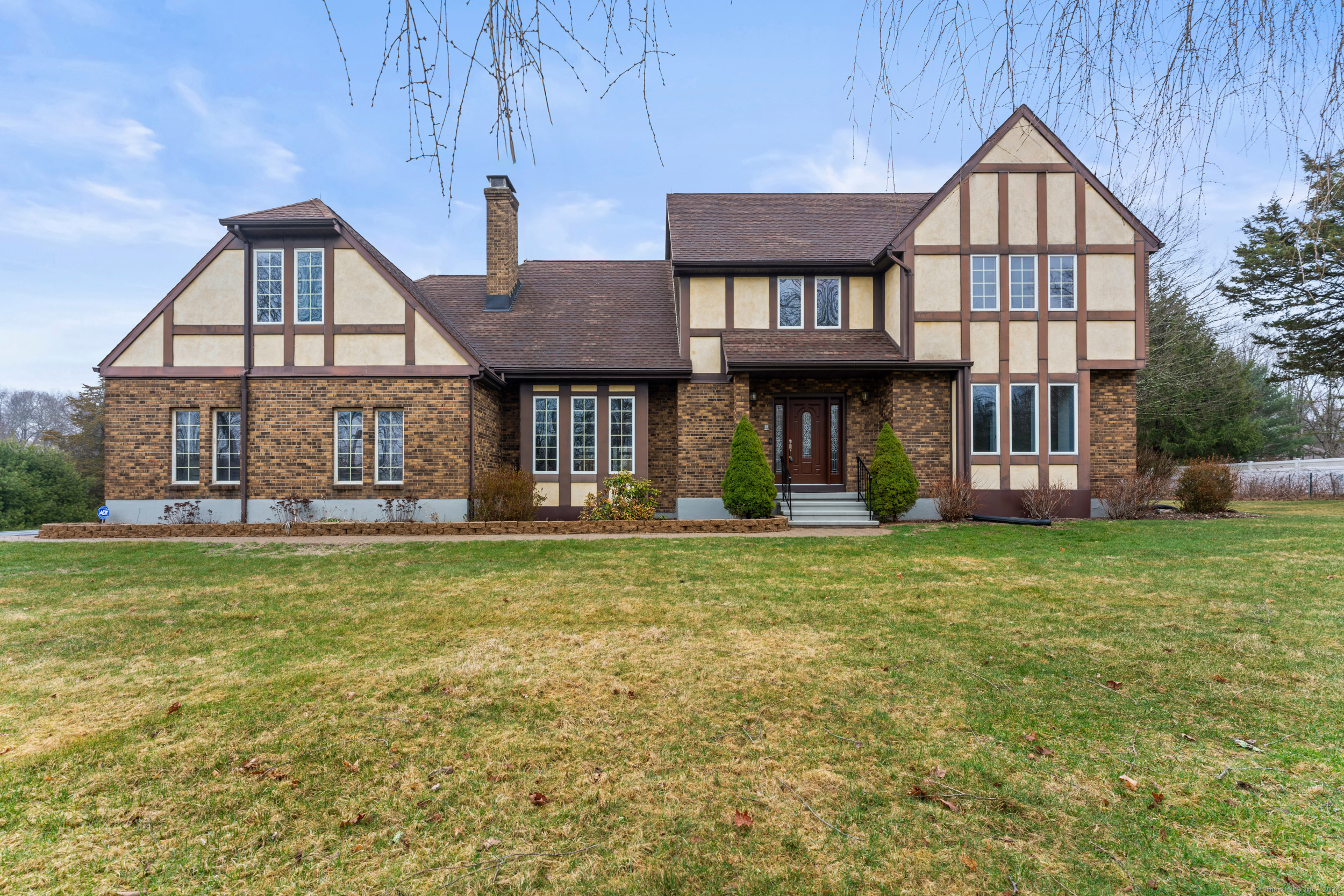 Old Colchester Road, Hebron, Connecticut - 3 Bedrooms  
3.5 Bathrooms  
7 Rooms - 