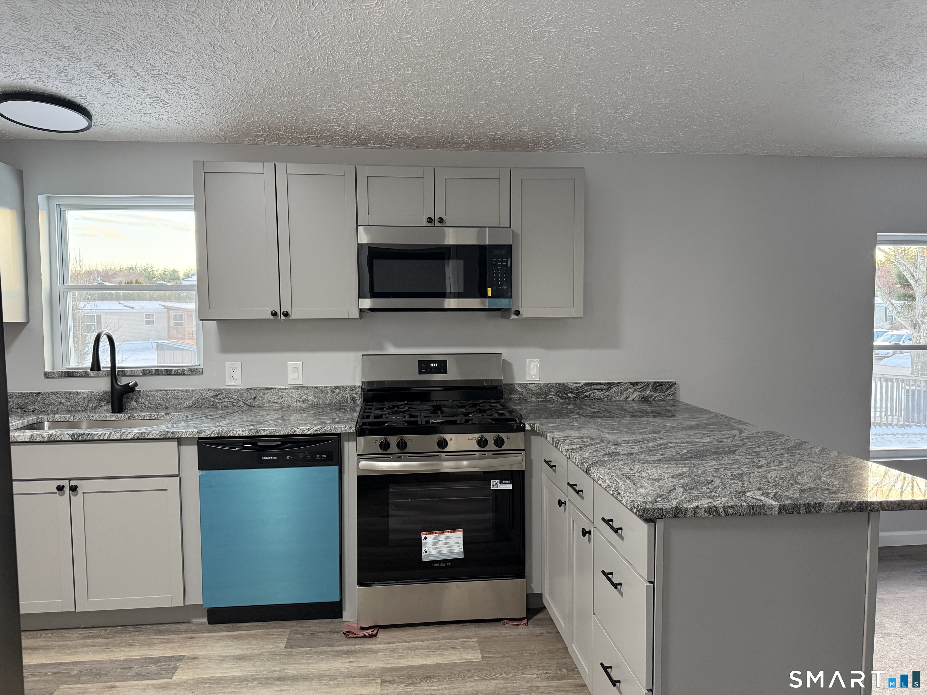 28 Circle Drive