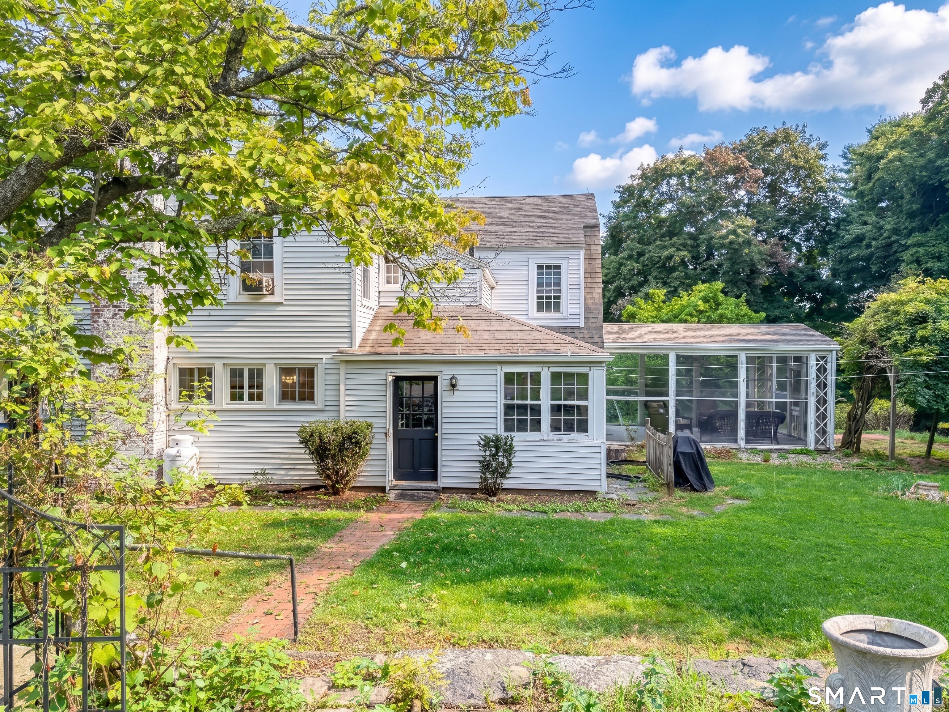 98 Maple Road