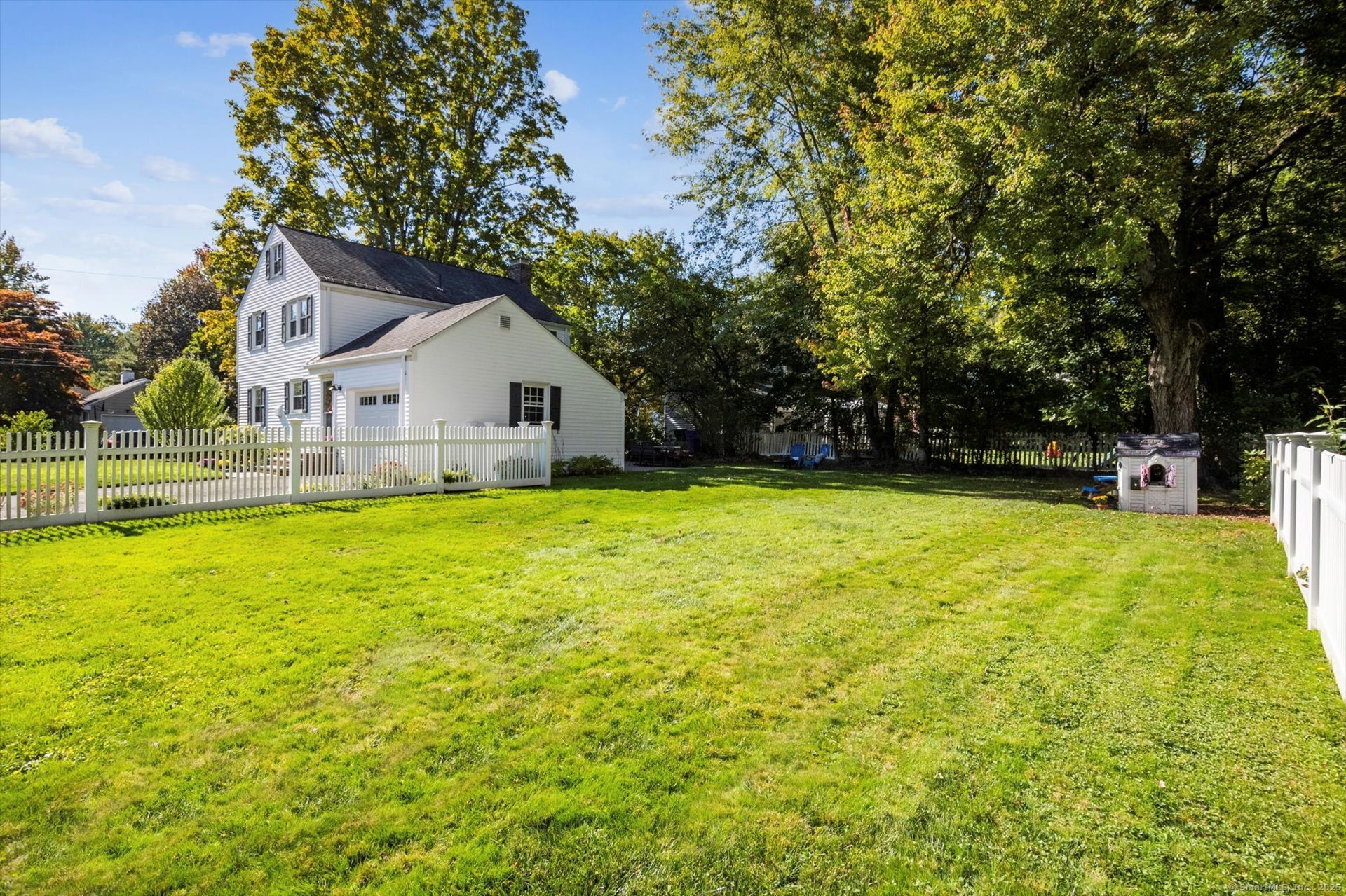 West Hartford, Connecticut 06107, United States, 3 Bedrooms Bedrooms, ,2 BathroomsBathrooms,Residential,Pending,227613