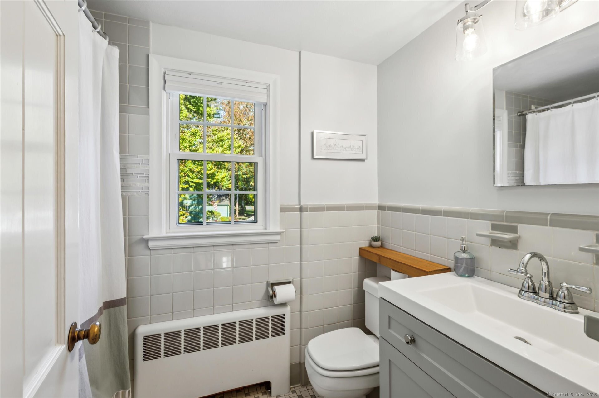 West Hartford, Connecticut 06107, United States, 3 Bedrooms Bedrooms, ,2 BathroomsBathrooms,Residential,Pending,227613