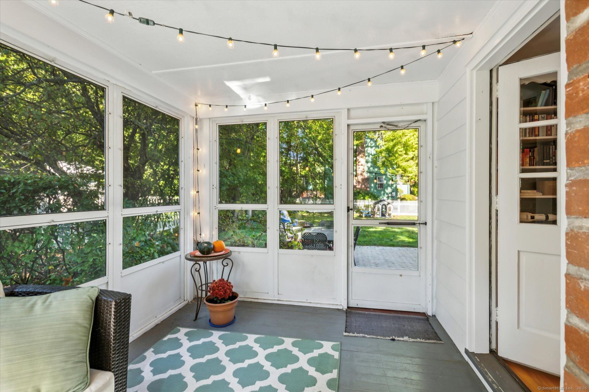 West Hartford, Connecticut 06107, United States, 3 Bedrooms Bedrooms, ,2 BathroomsBathrooms,Residential,Pending,227613