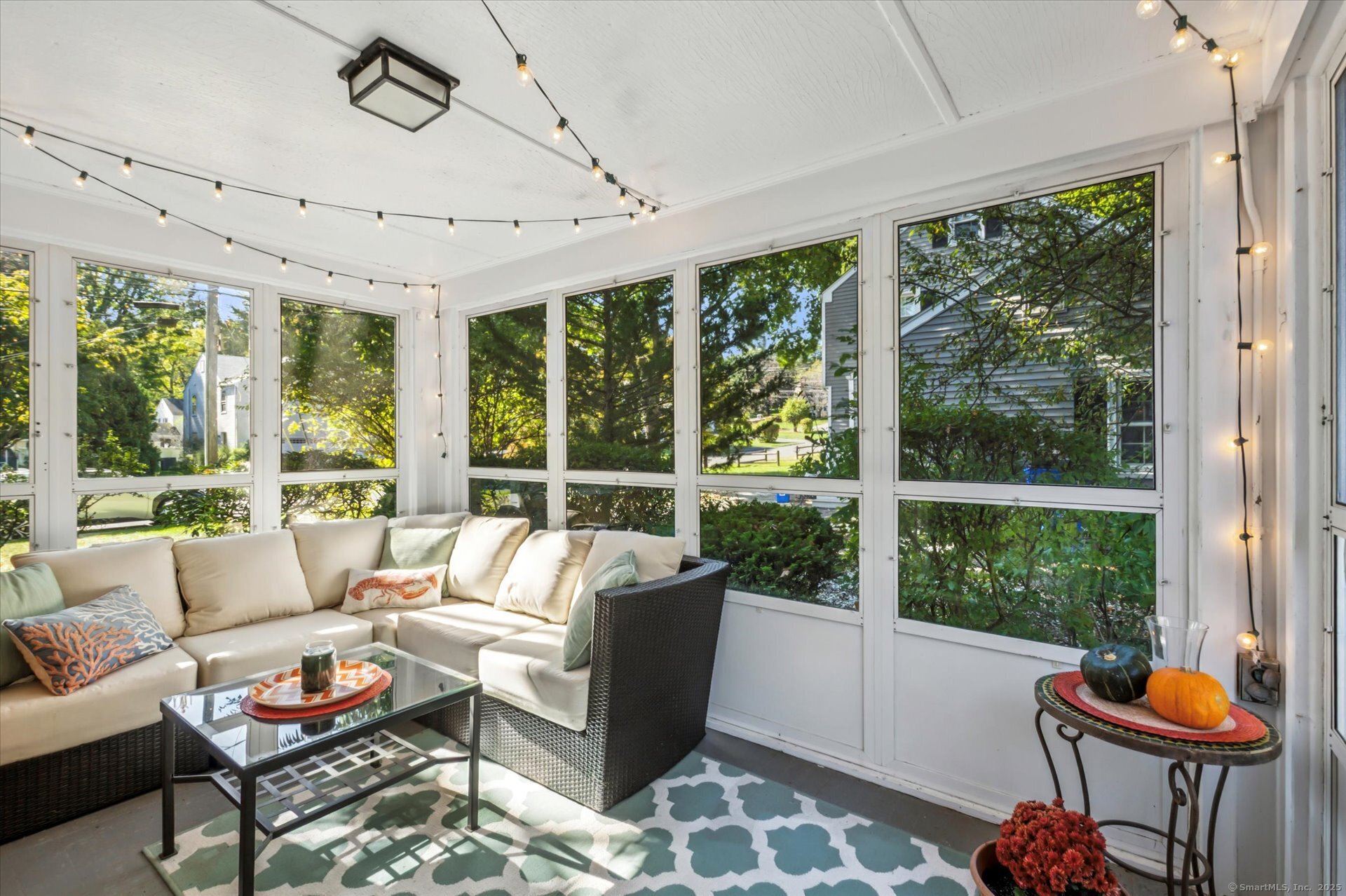 West Hartford, Connecticut 06107, United States, 3 Bedrooms Bedrooms, ,2 BathroomsBathrooms,Residential,Pending,227613