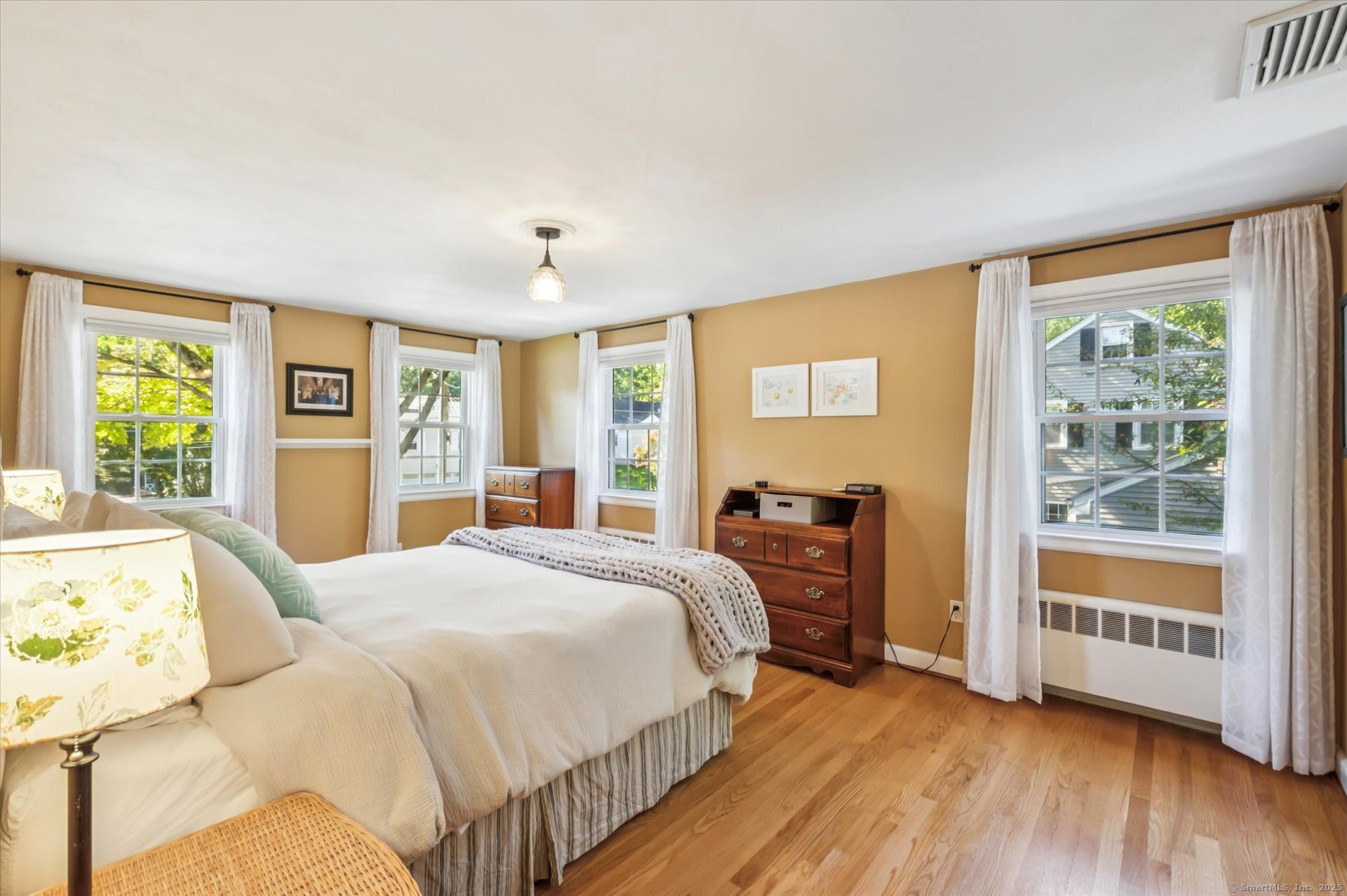 West Hartford, Connecticut 06107, United States, 3 Bedrooms Bedrooms, ,2 BathroomsBathrooms,Residential,Pending,227613