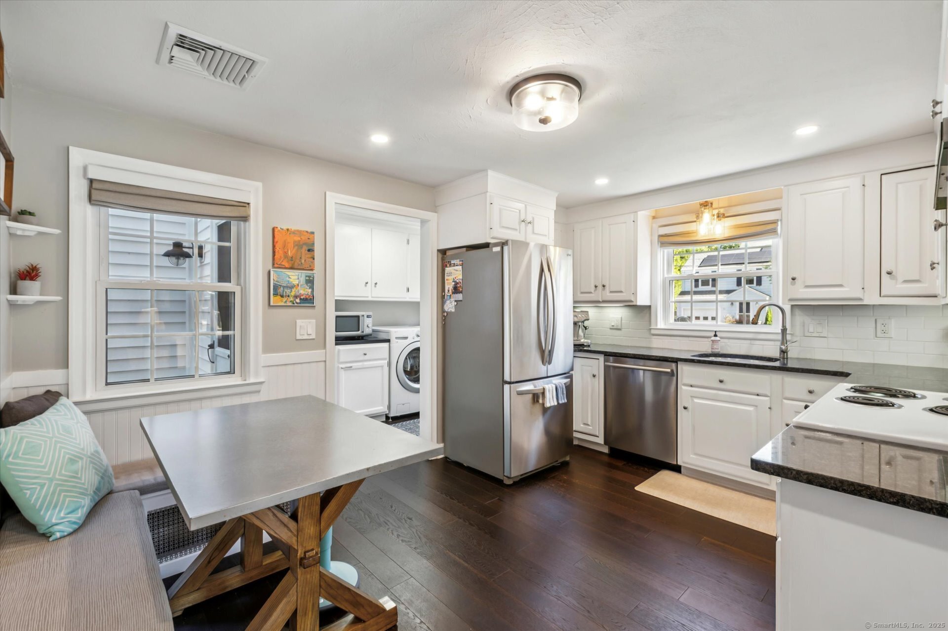 West Hartford, Connecticut 06107, United States, 3 Bedrooms Bedrooms, ,2 BathroomsBathrooms,Residential,Pending,227613