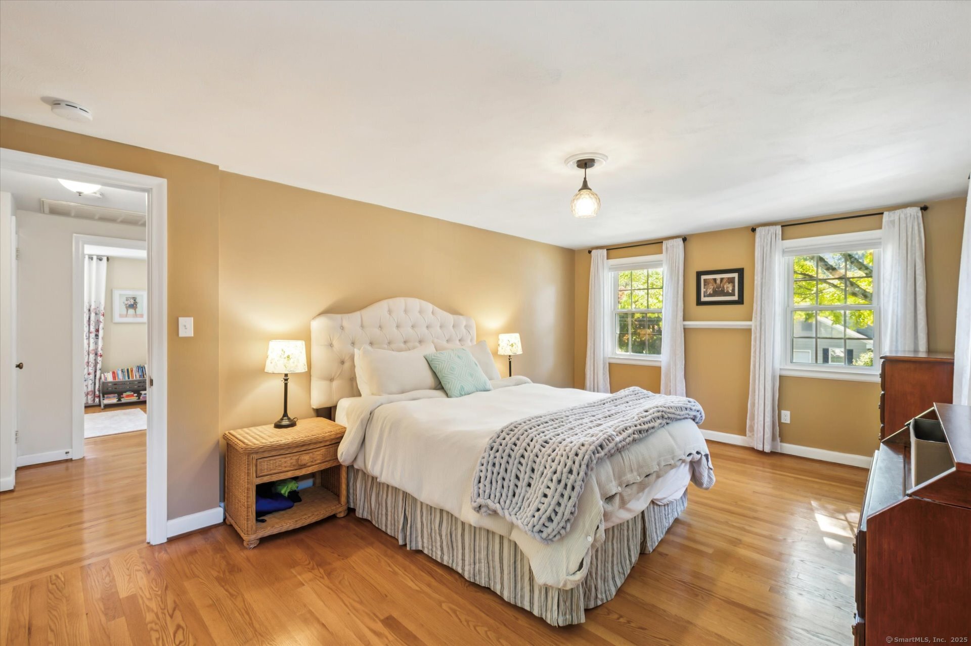 West Hartford, Connecticut 06107, United States, 3 Bedrooms Bedrooms, ,2 BathroomsBathrooms,Residential,Pending,227613