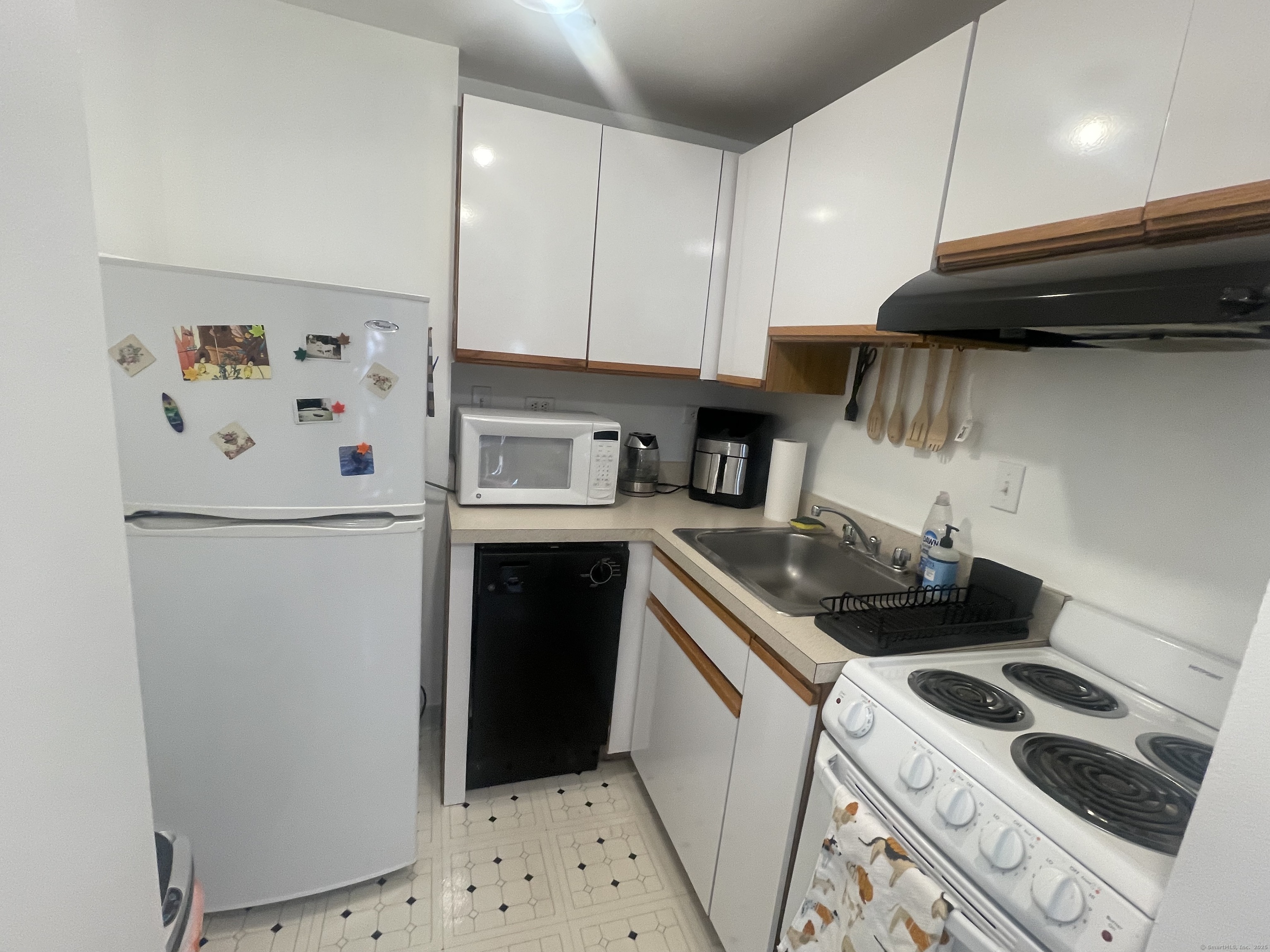 New Haven, Connecticut 06511, United States, 1 Bedroom Bedrooms, ,2 BathroomsBathrooms,Residential,Active,114626