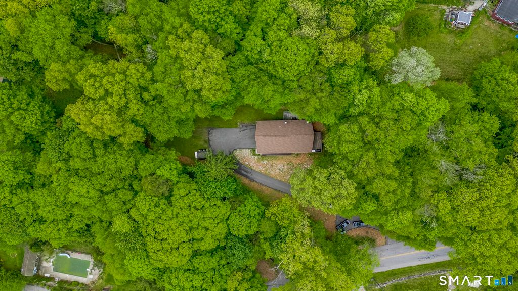 Photo of 41 Elbow Hill Road, Brookfield, CT 06804 (MLS # 24175767)