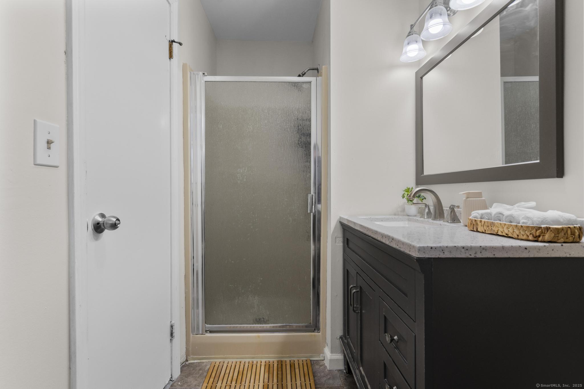 312 Scott Road, Waterbury, Connecticut image 19