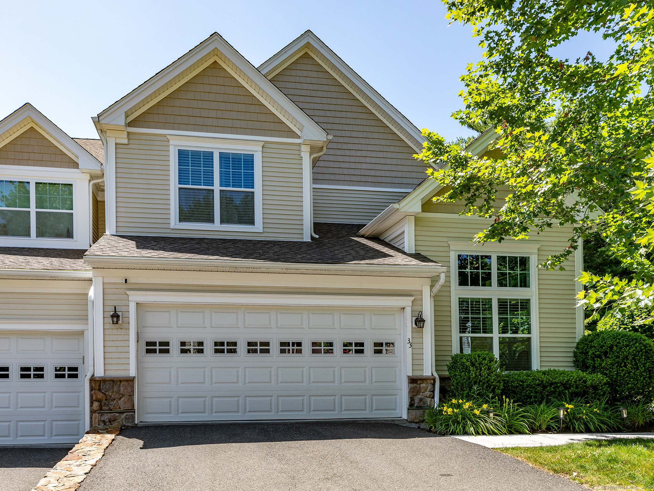 33 Ridgewood Drive 33