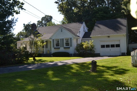 Photo of 7 Barrett Drive, East Lyme, CT 06357 (MLS # 24206954)