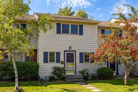Photo of 159 Spring Street #159, Wethersfield, CT 06109 (MLS # 24131403)