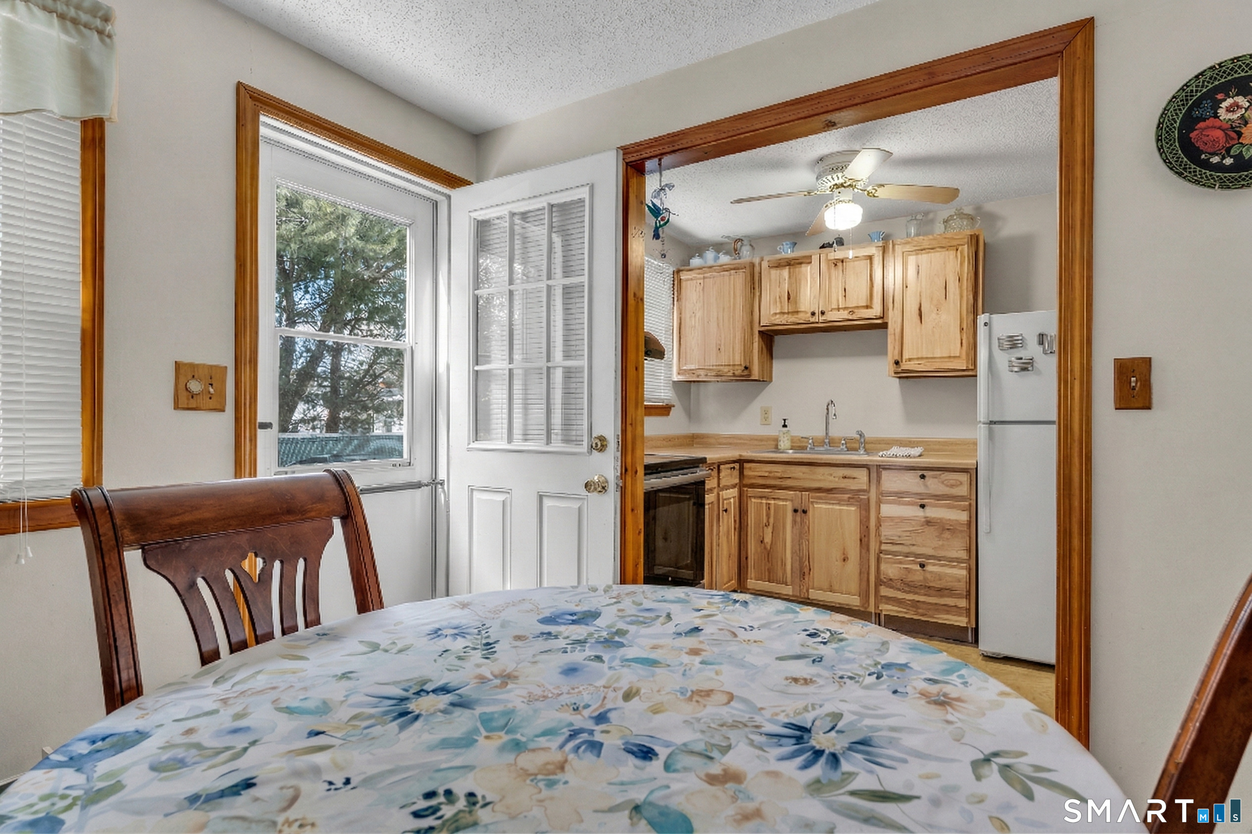 144 East Main Street 5